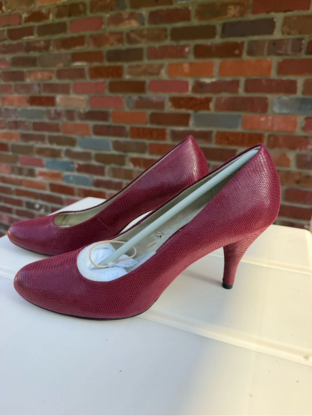 Brand New Bandolino Wine Textured Pointed-Toe Pumps